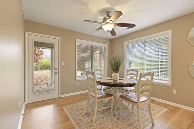 811 BOULDER DR, Columbia, MO 65201