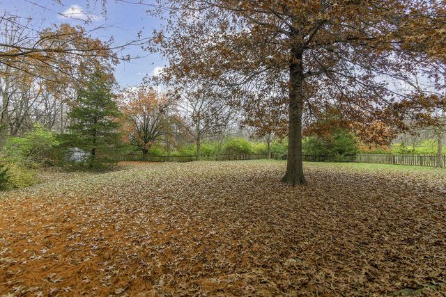 811 BOULDER DR, Columbia, MO 65201