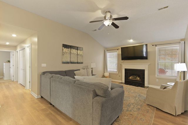 811 BOULDER DR, Columbia, MO 65201