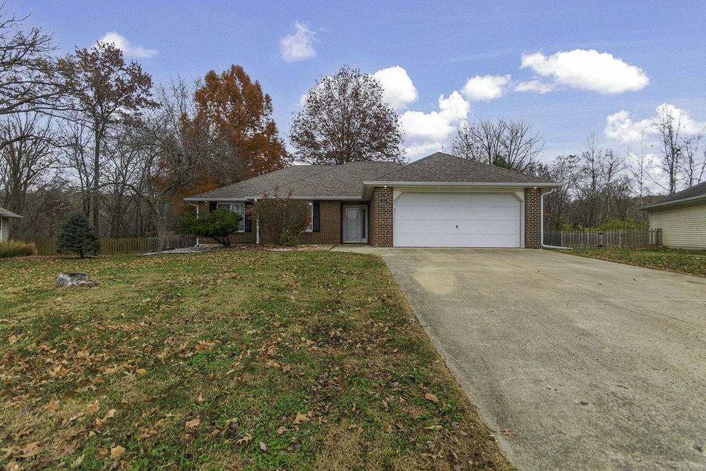 811 BOULDER DR, Columbia, MO 65201