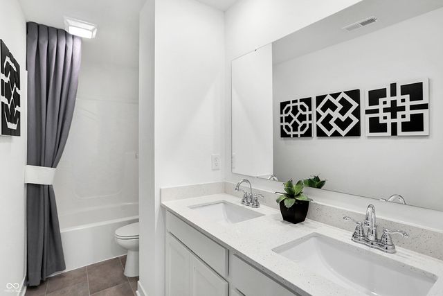 481 Lincoln Circle East, Fortville, IN 46040