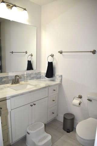 6844 Sandrock Way, Sacramento, CA 95828