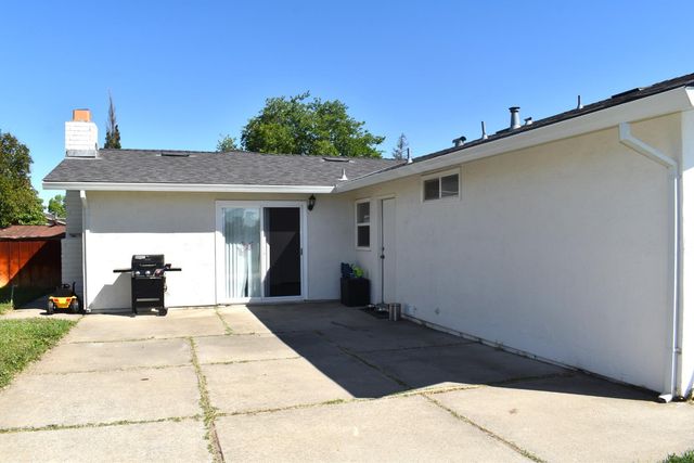 6844 Sandrock Way, Sacramento, CA 95828