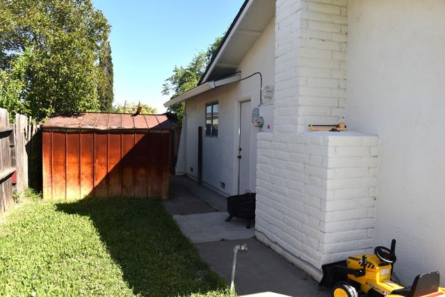 6844 Sandrock Way, Sacramento, CA 95828