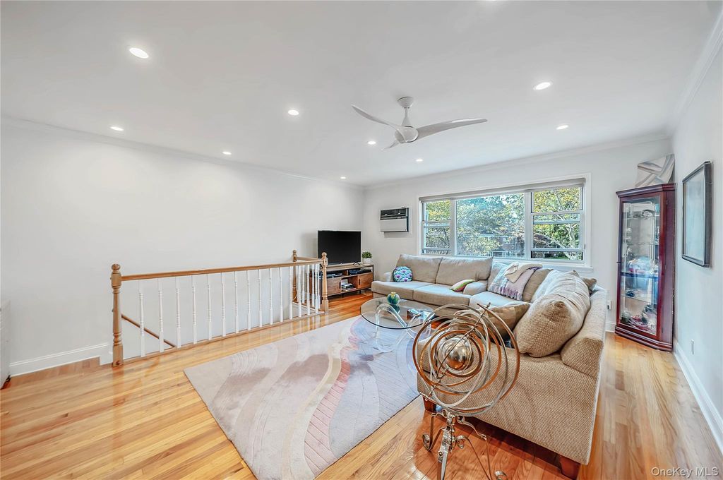 87-27 Marengo Street 2C, Holliswood, NY 11423 — photo 3