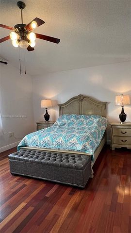 1590 Seagrape Way, Hollywood, FL 33019