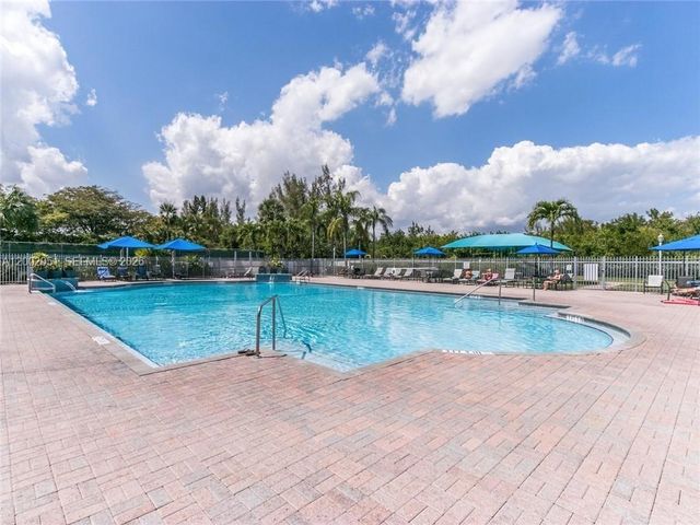 1590 Seagrape Way, Hollywood, FL 33019