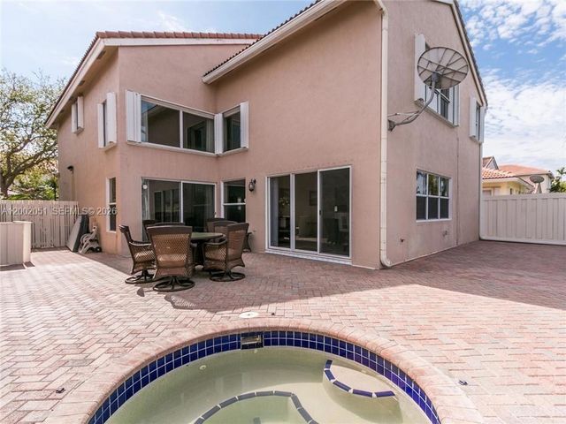 1590 Seagrape Way, Hollywood, FL 33019