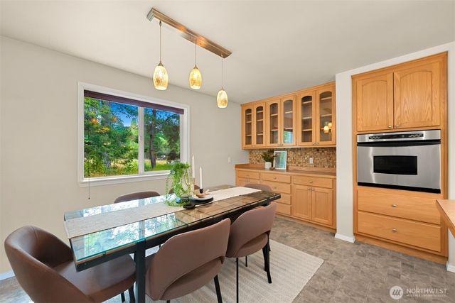 5175 Everson Goshen Road, Bellingham, WA 98226