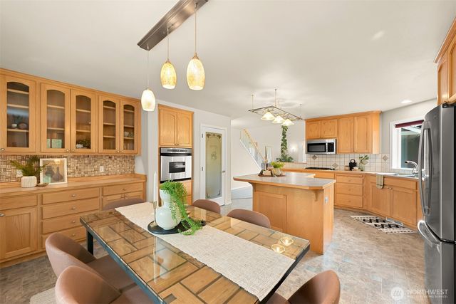 5175 Everson Goshen Road, Bellingham, WA 98226