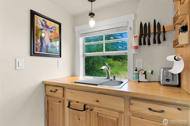 5175 Everson Goshen Road, Bellingham, WA 98226