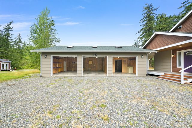 5175 Everson Goshen Road, Bellingham, WA 98226