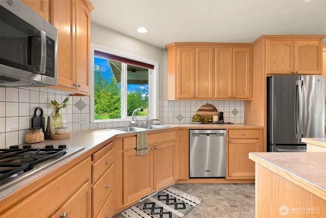 5175 Everson Goshen Road, Bellingham, WA 98226