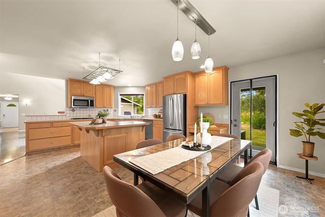 5175 Everson Goshen Road, Bellingham, WA 98226