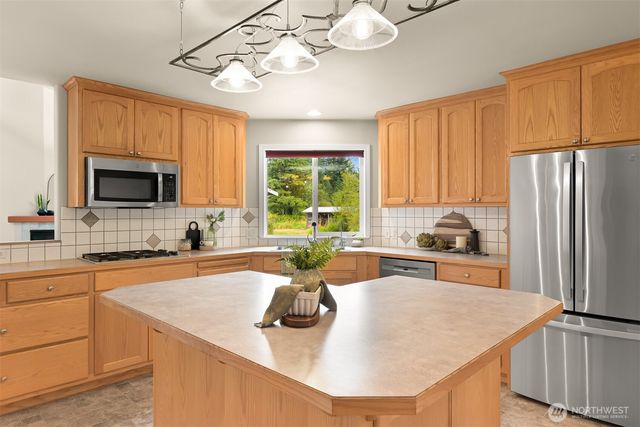 5175 Everson Goshen Road, Bellingham, WA 98226