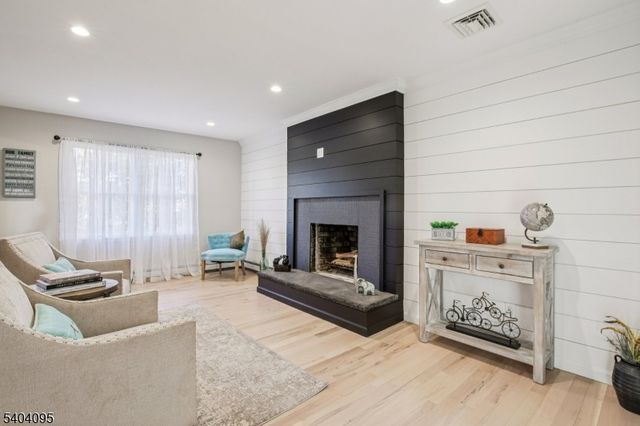 24 Arapaho Trl, Sparta Twp., NJ 07871