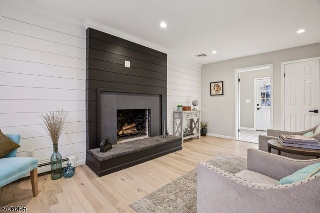 24 Arapaho Trl, Sparta Twp., NJ 07871