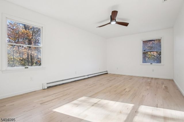 24 Arapaho Trl, Sparta Twp., NJ 07871