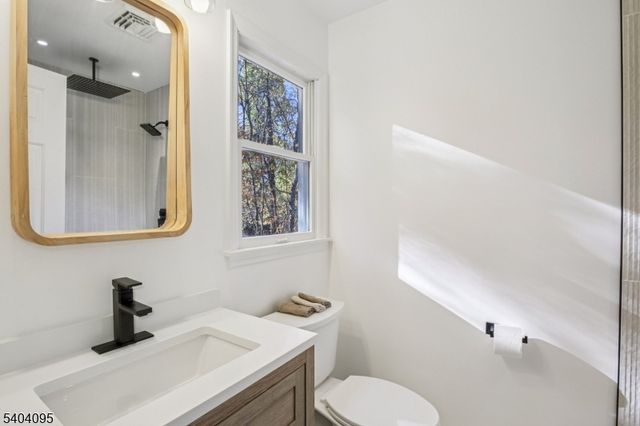 24 Arapaho Trl, Sparta Twp., NJ 07871