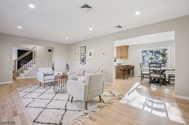 24 Arapaho Trl, Sparta Twp., NJ 07871