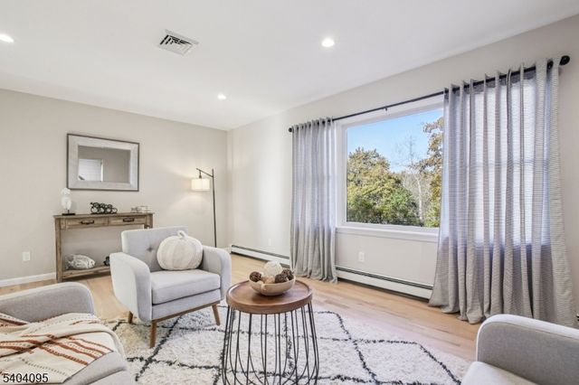 24 Arapaho Trl, Sparta Twp., NJ 07871