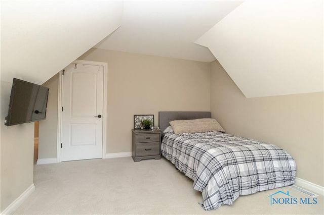 5821 Sweetgum Drive, Monclova, OH 43542