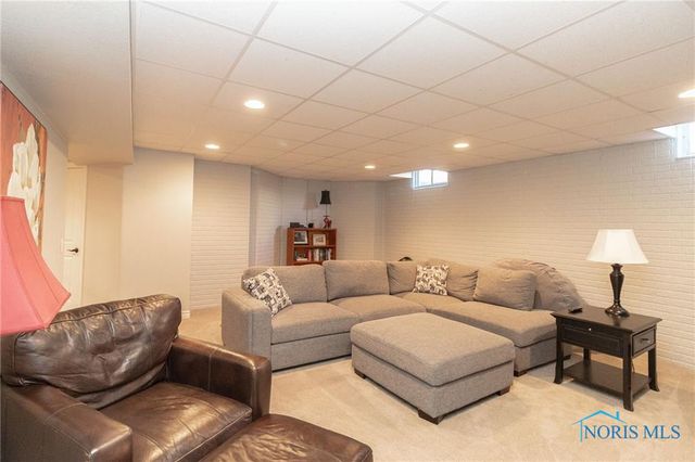 5821 Sweetgum Drive, Monclova, OH 43542