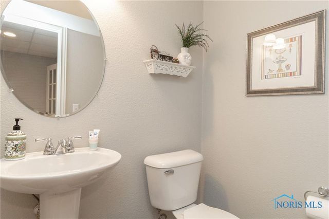 5821 Sweetgum Drive, Monclova, OH 43542