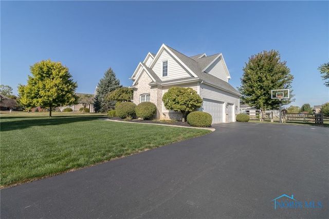 5821 Sweetgum Drive, Monclova, OH 43542