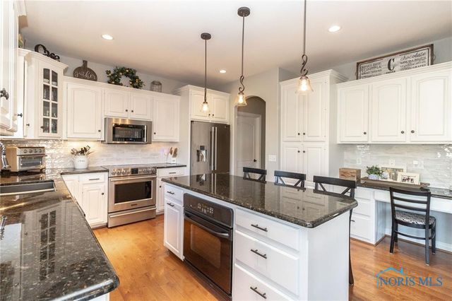 5821 Sweetgum Drive, Monclova, OH 43542