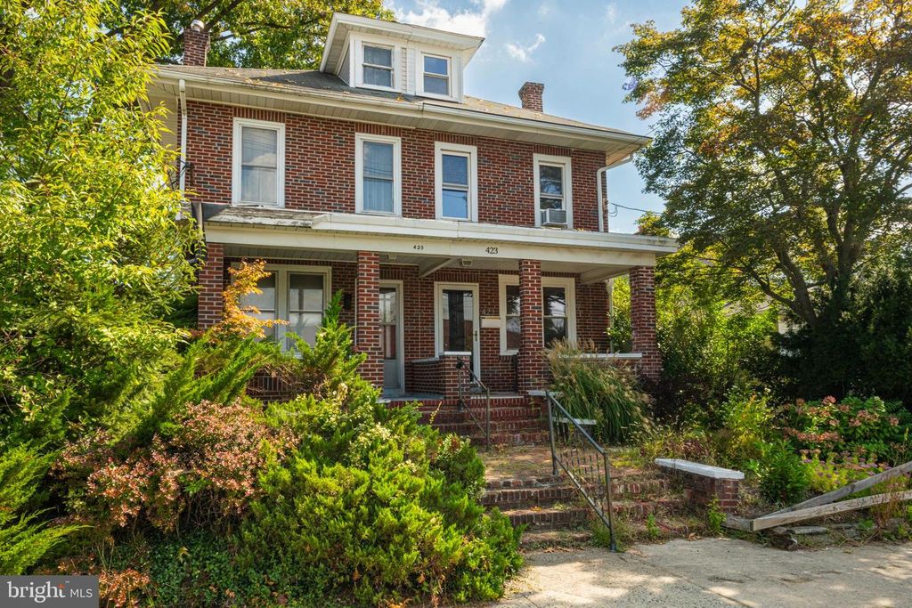 425 FRANKLIN AVE, Phoenixville, PA 19460