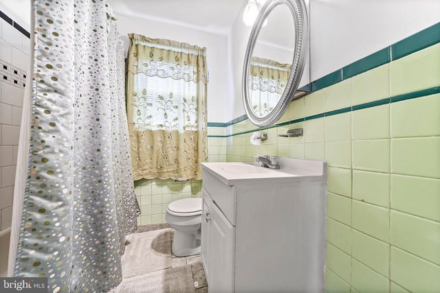 253 N GUERNSEY RD, West Grove, PA 19390