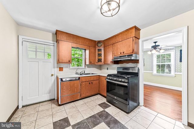 253 N GUERNSEY RD, West Grove, PA 19390