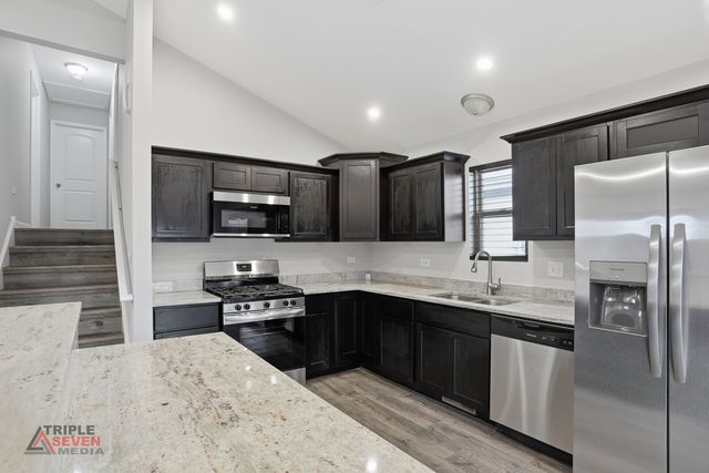 14528 Kolin Avenue, Midlothian, IL 60445