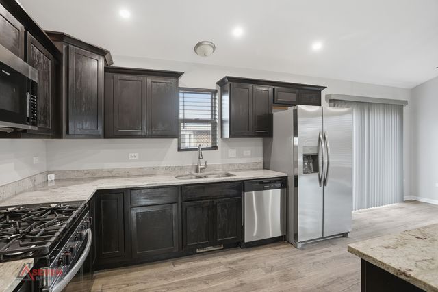 14528 Kolin Avenue, Midlothian, IL 60445