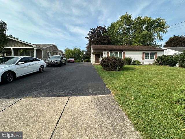 336 HORST AVE, Chambersburg, PA 17201