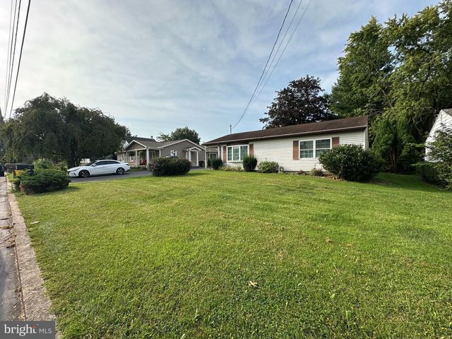 336 HORST AVE, Chambersburg, PA 17201