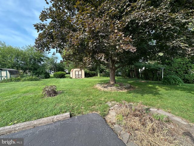 336 HORST AVE, Chambersburg, PA 17201