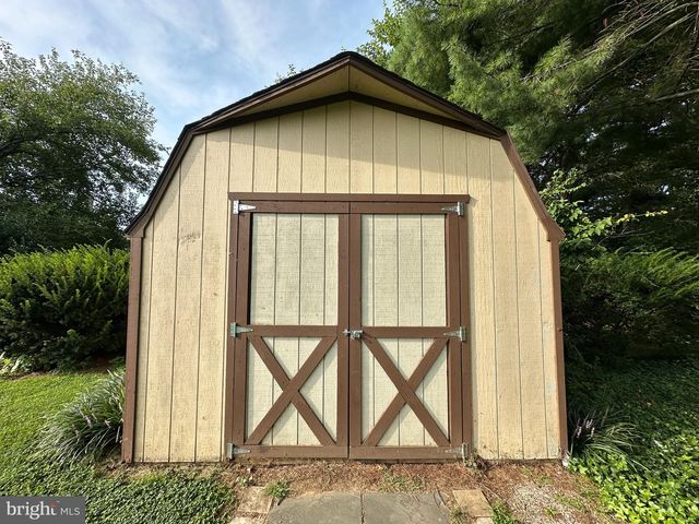 336 HORST AVE, Chambersburg, PA 17201