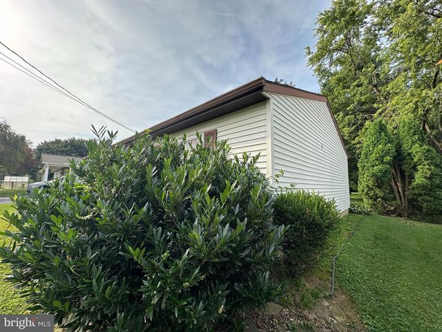 336 HORST AVE, Chambersburg, PA 17201