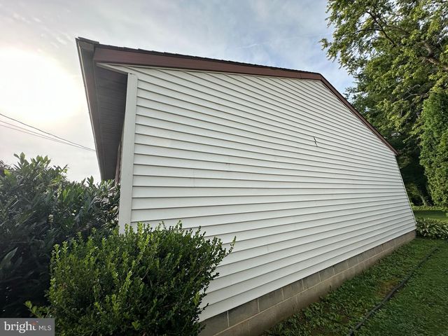 336 HORST AVE, Chambersburg, PA 17201