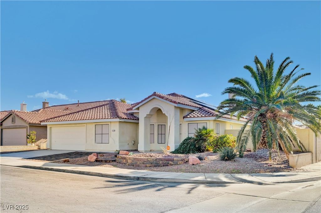 5329 Little Fawn Court, Las Vegas, NV 89130