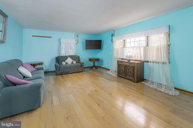 192 DELAWARE STREET, West Deptford, NJ 08086