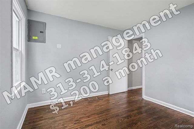 7215 Wood, Center Line, MI 48015