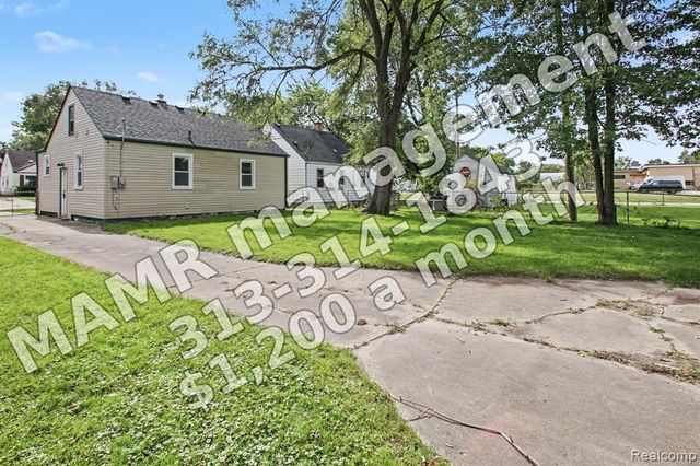 7215 Wood, Center Line, MI 48015