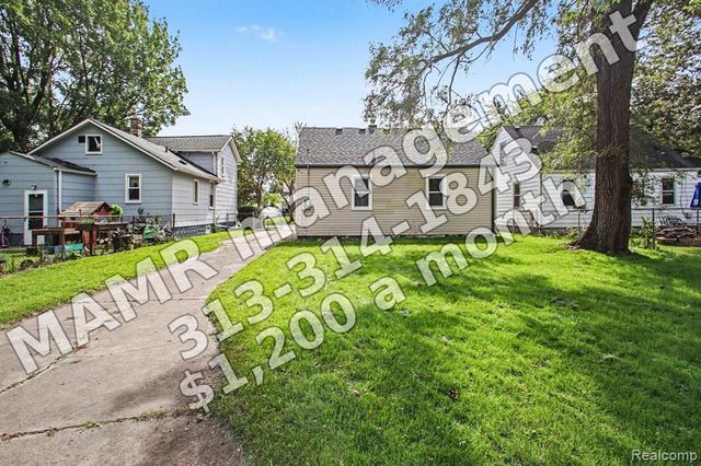 7215 Wood, Center Line, MI 48015