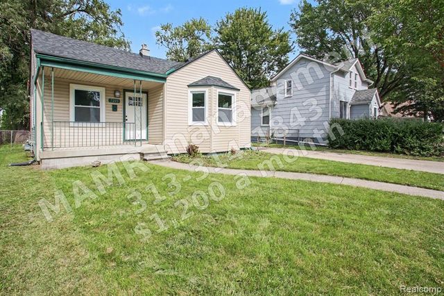 7215 Wood, Center Line, MI 48015