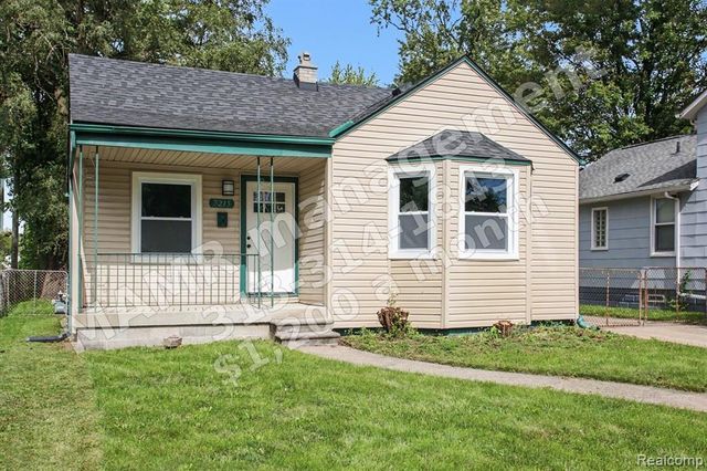 7215 Wood, Center Line, MI 48015