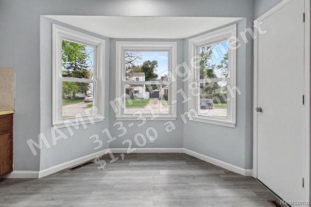7215 Wood, Center Line, MI 48015