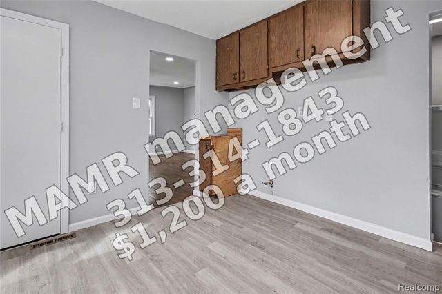 7215 Wood, Center Line, MI 48015